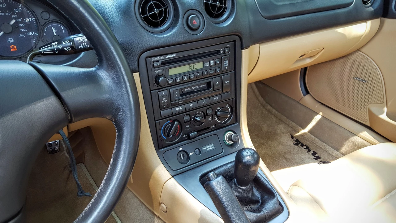 2000 Mazda NB MX-5 Miata - Image 29 of 31