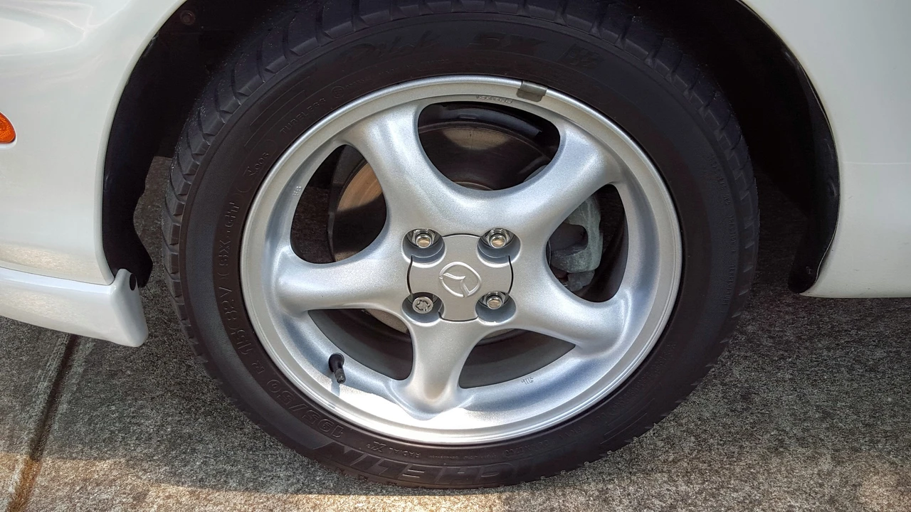 2000 Mazda NB MX-5 Miata - Image 18 of 31