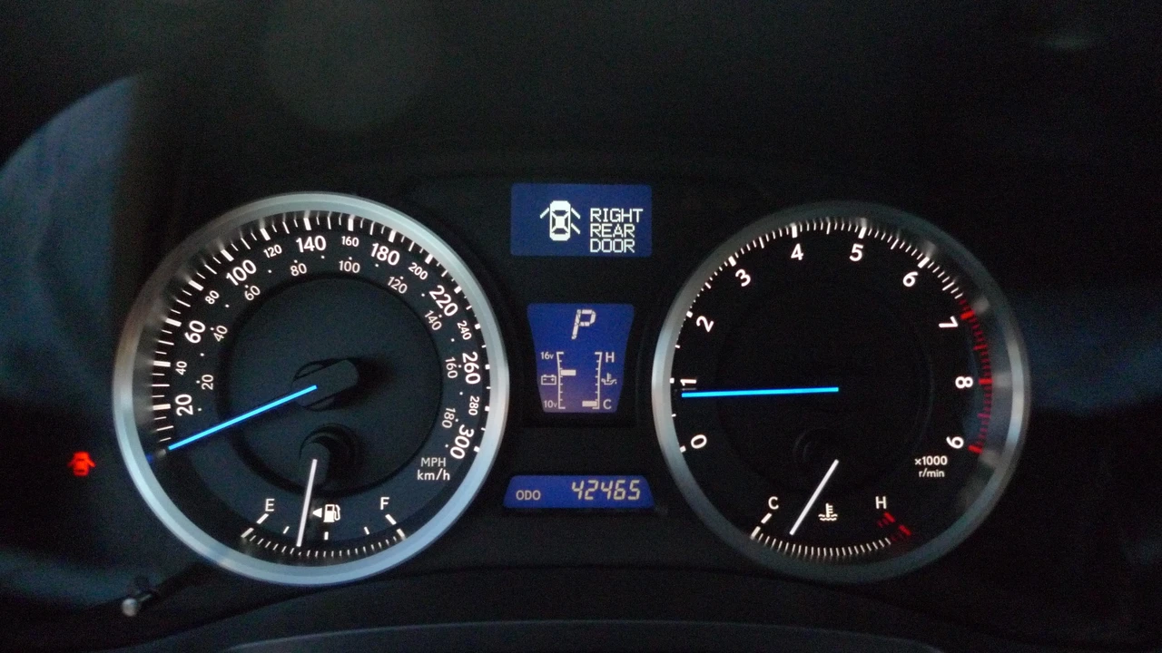 2008 Lexus IS F 2nd Gen - Image 12 of 31