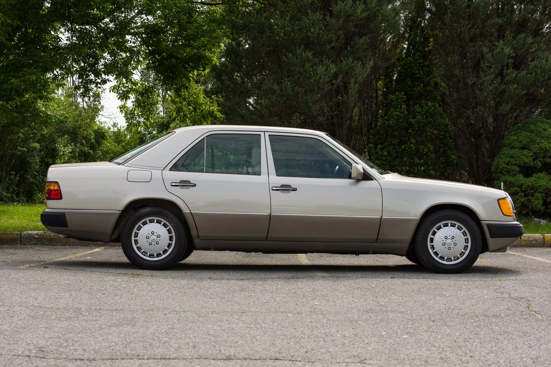 1990 Mercedes-Benz W124 E-Class - Image 7 of 31