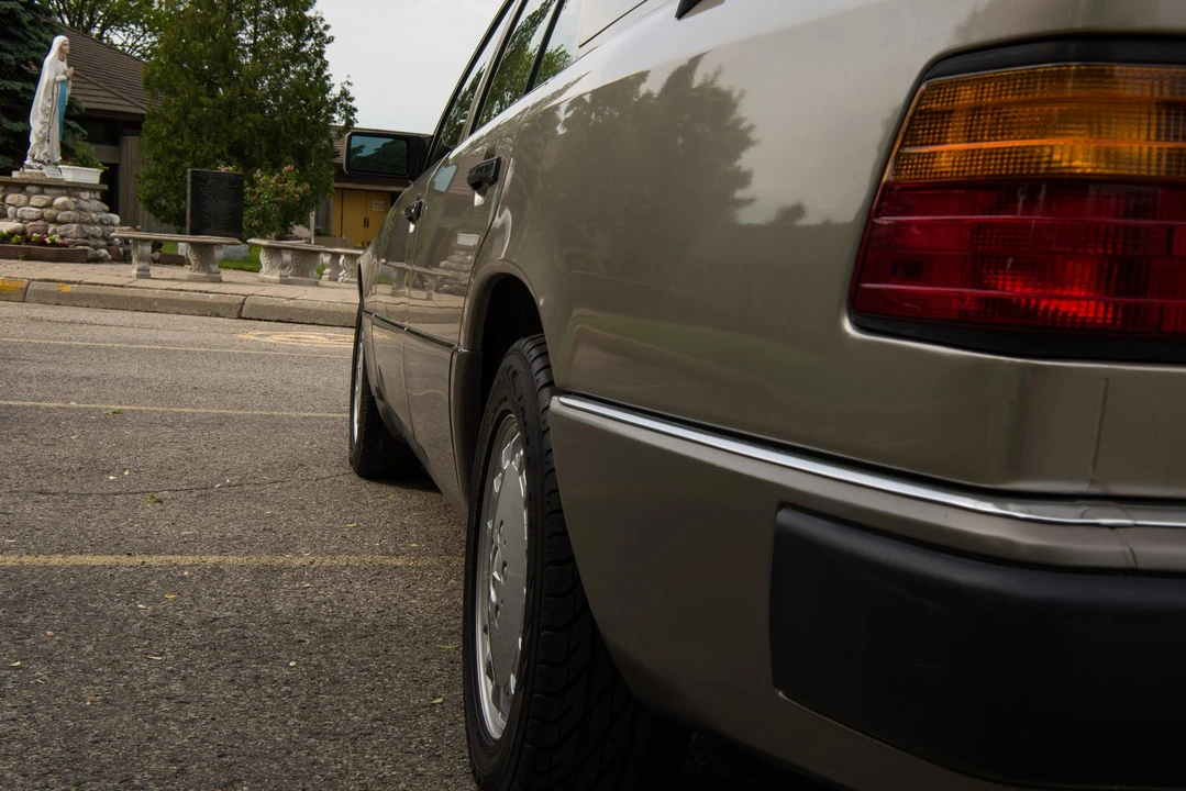 1990 Mercedes-Benz W124 E-Class - Image 24 of 31
