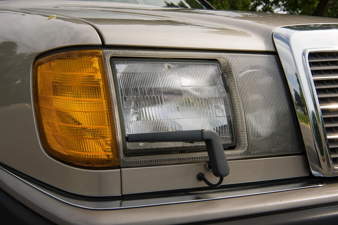 1990 Mercedes-Benz W124 E-Class - Image 17 of 31