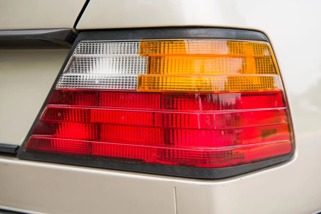 1990 Mercedes-Benz W124 E-Class - Image 27 of 31