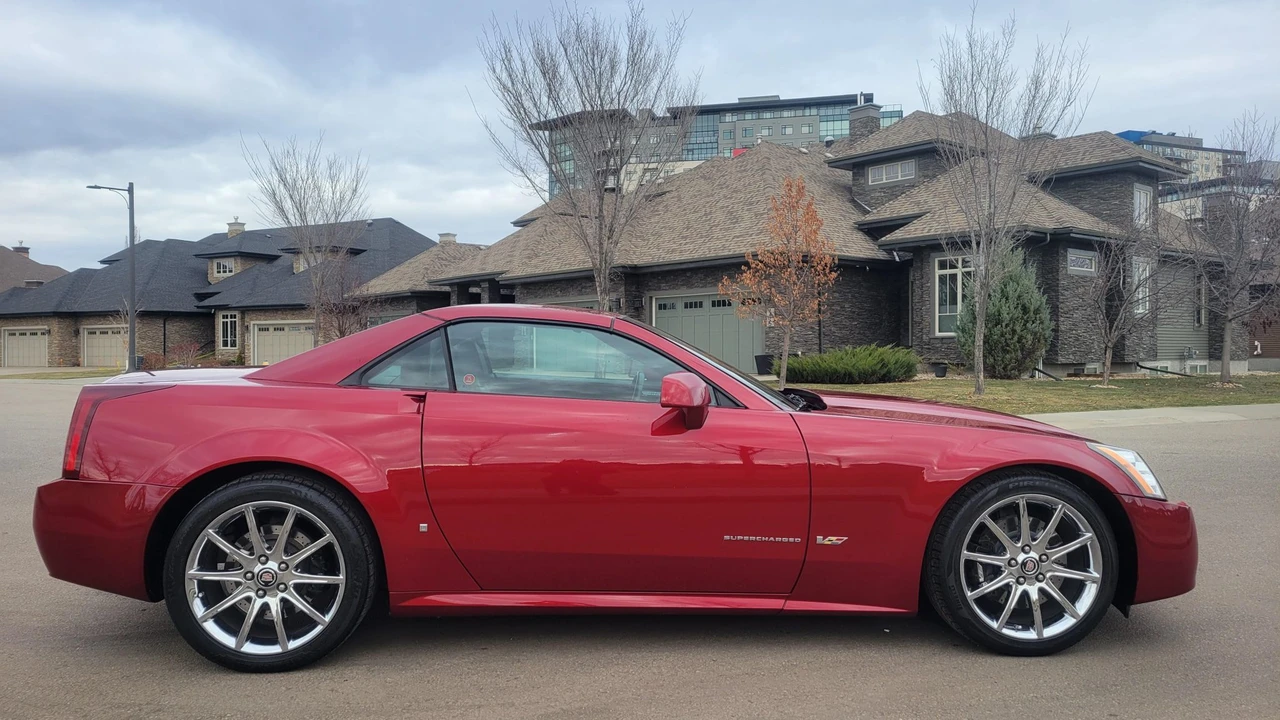 2008 Cadillac XLR-V - Image 20 of 31