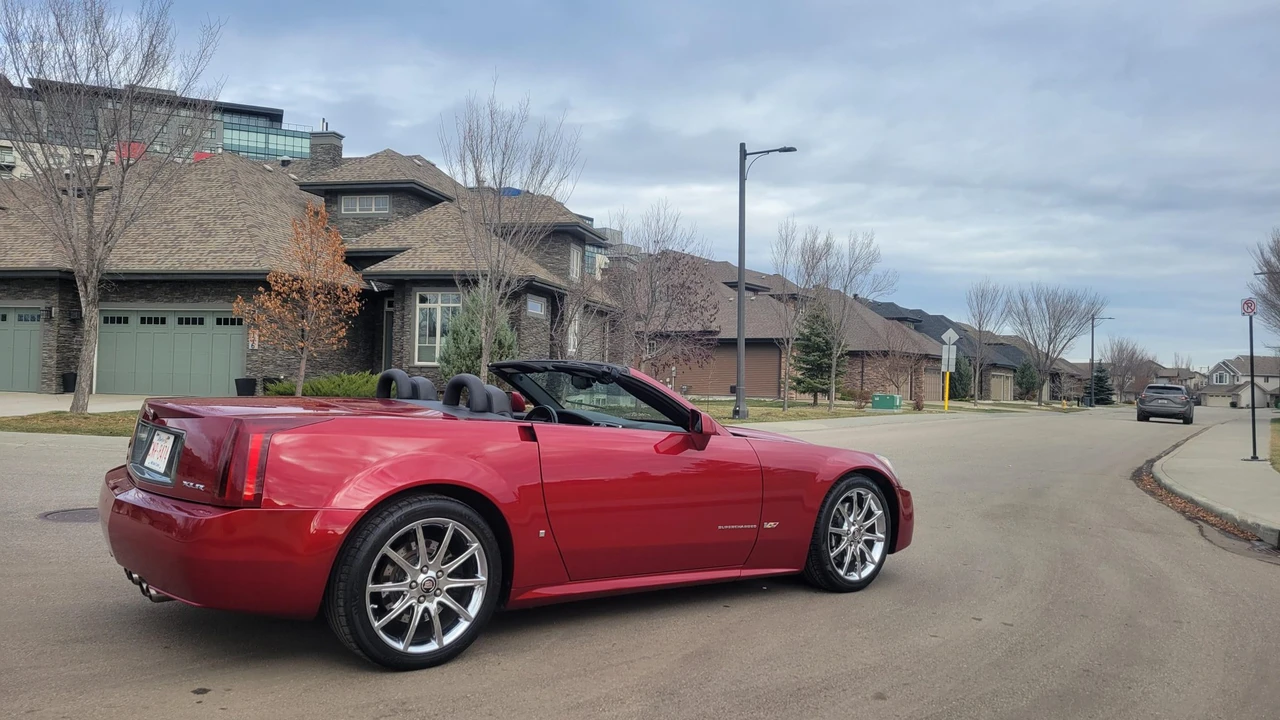 2008 Cadillac XLR-V - Image 10 of 31