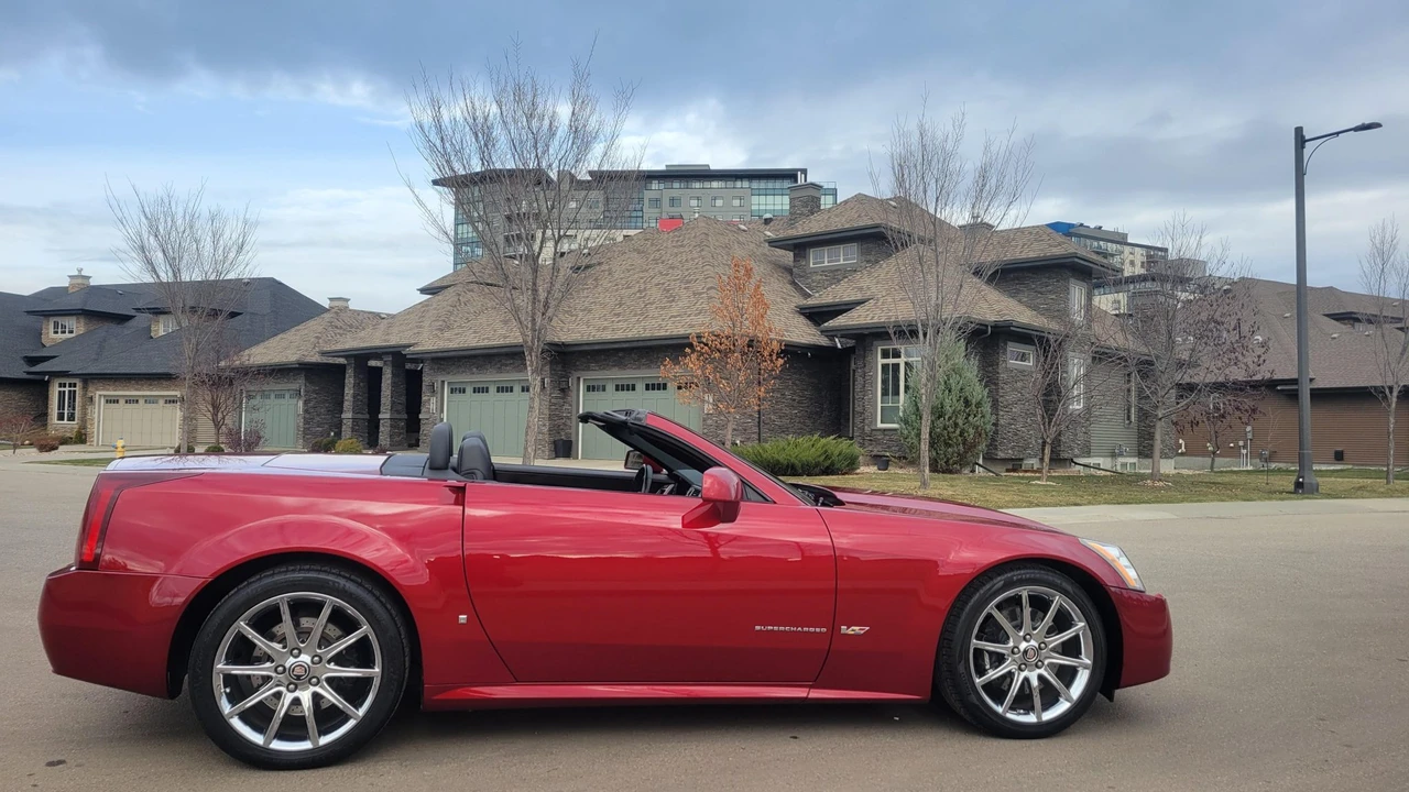 2008 Cadillac XLR-V - Image 11 of 31