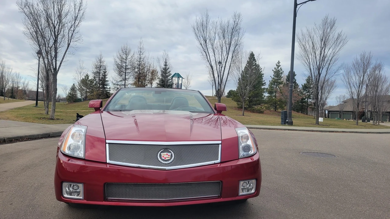 2008 Cadillac XLR-V - Image 3 of 31