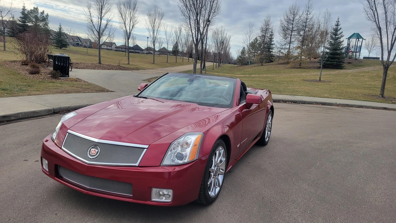 2008 Cadillac XLR-V - Image 4 of 31