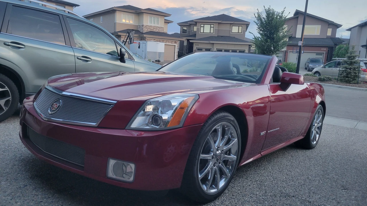 2008 Cadillac XLR-V - Image 28 of 31