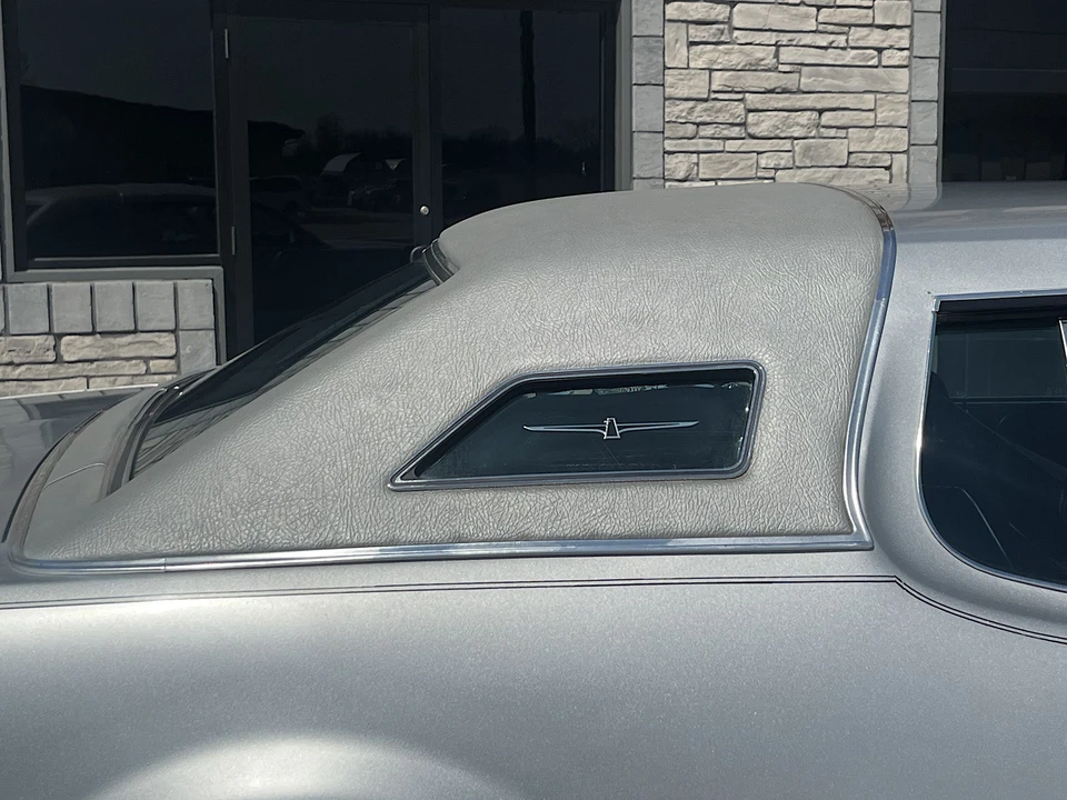 1976 Ford Thunderbird 6th Gen - Image 24 of 31