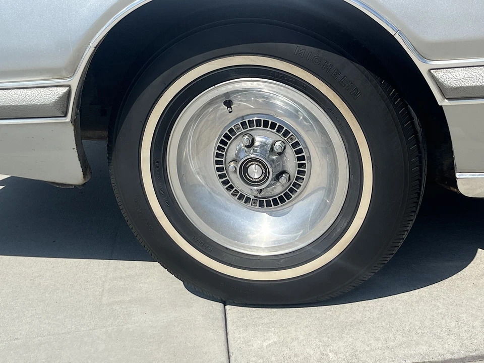 1976 Ford Thunderbird 6th Gen - Image 21 of 31