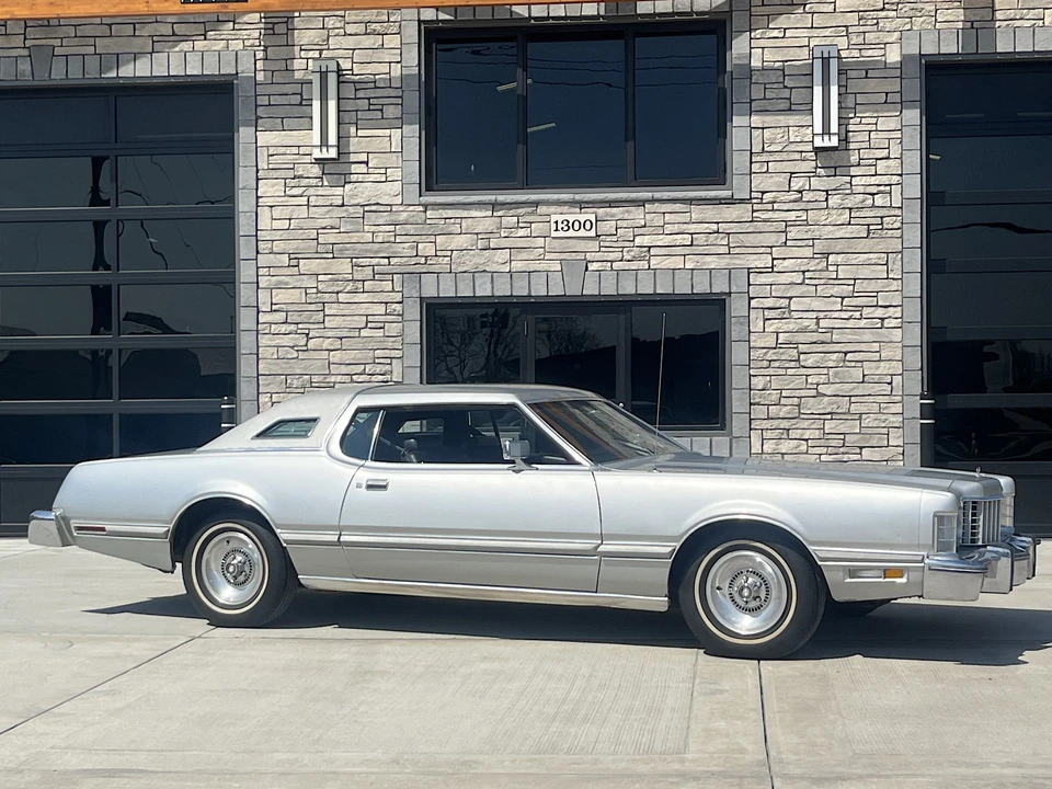 1976 Ford Thunderbird 6th Gen - Image 2 of 31