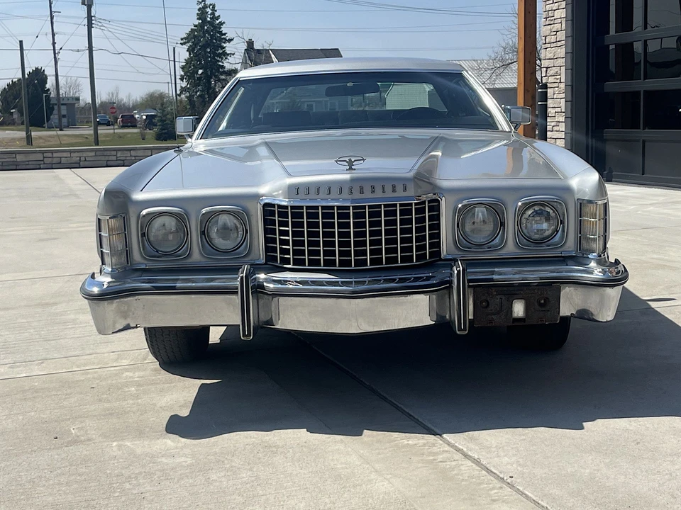 1976 Ford Thunderbird 6th Gen - Image 9 of 31