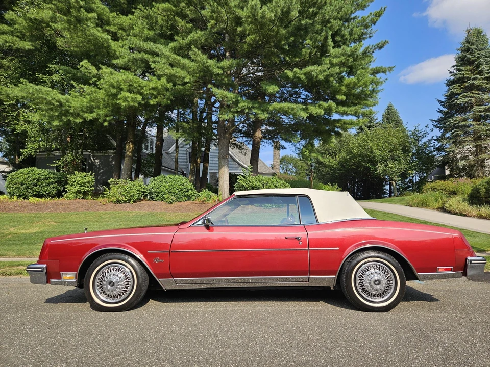 1984 Buick Riviera 4th-7th Gen - Image 8 of 31