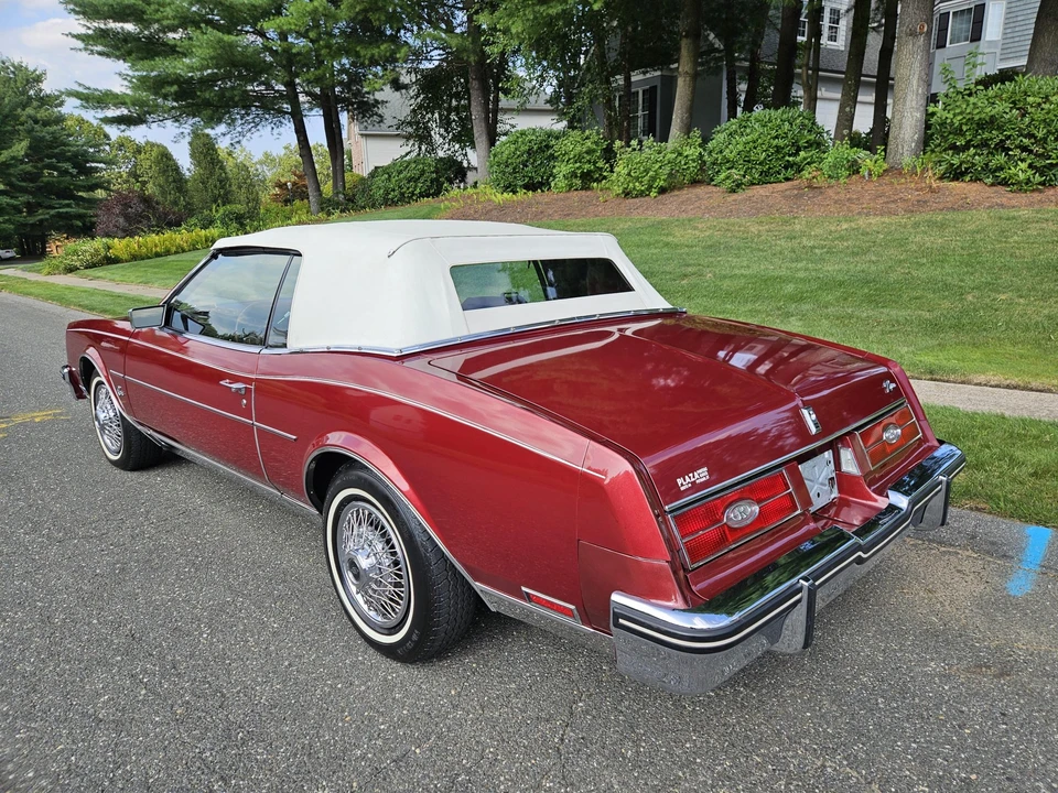 1984 Buick Riviera 4th-7th Gen - Image 9 of 31