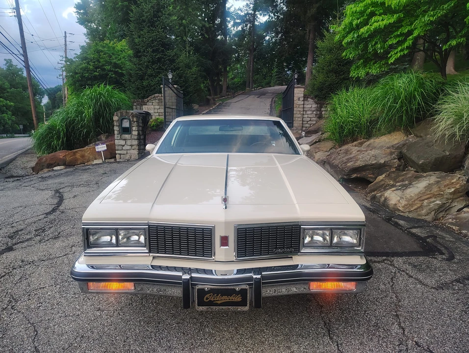 1984 Oldsmobile 88 - Image 23 of 31