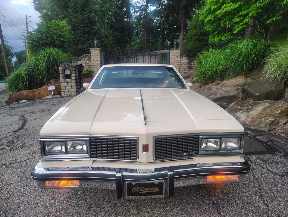1984 Oldsmobile 88 - Image 24 of 31