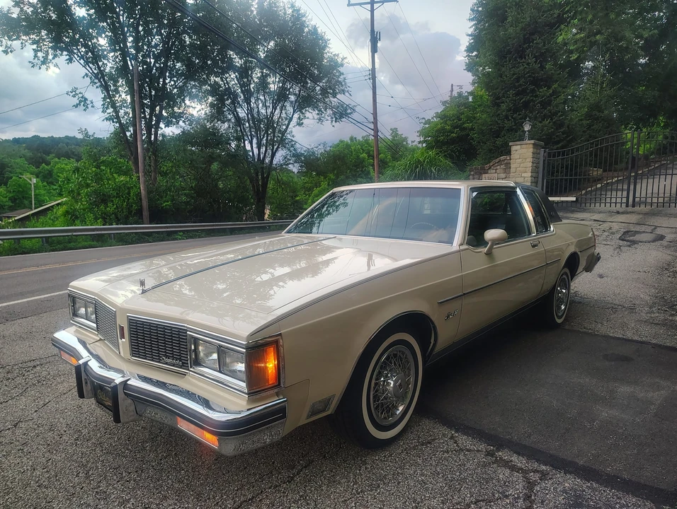 1984 Oldsmobile 88 - Image 25 of 31