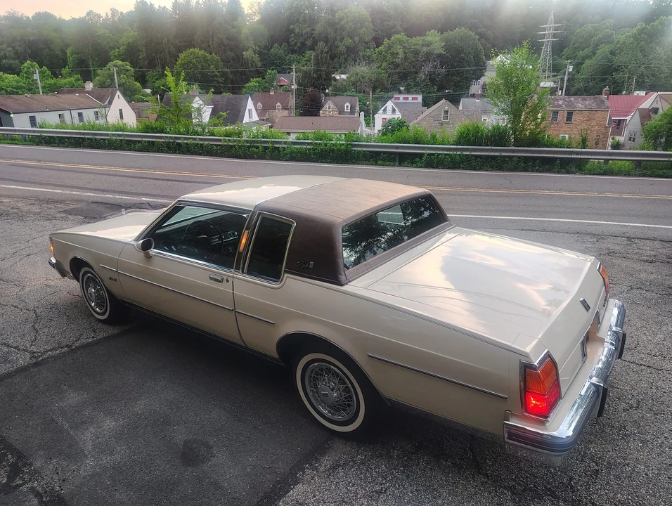 1984 Oldsmobile 88 - Image 30 of 31