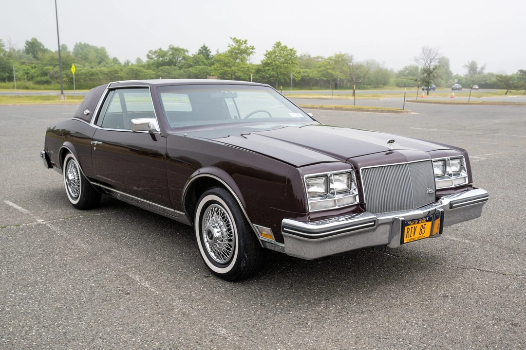 1985 Buick Riviera 4th-7th Gen - Image 4 of 31