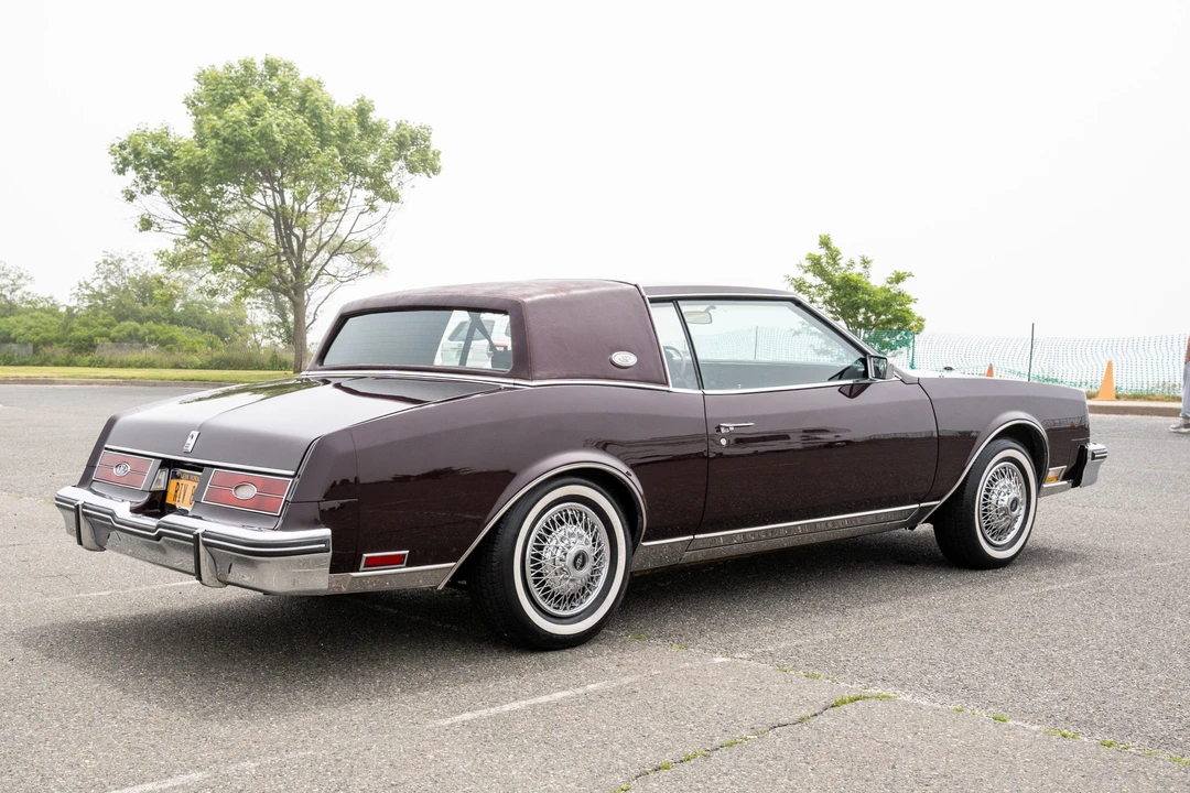 1985 Buick Riviera 4th-7th Gen - Image 6 of 31