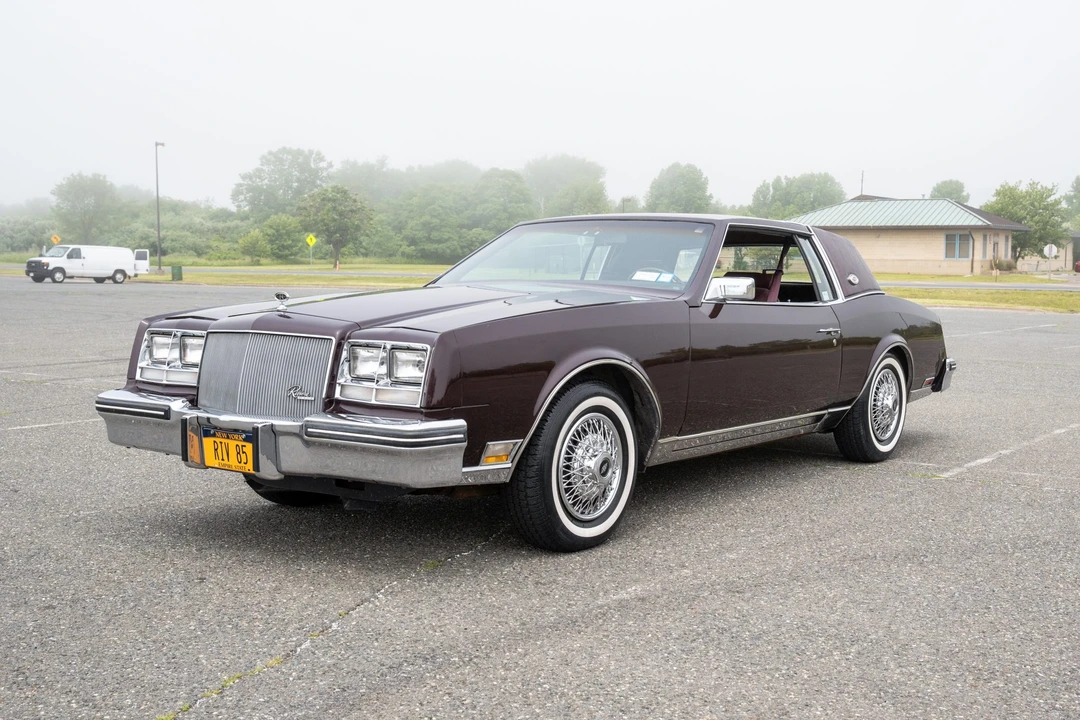 1985 Buick Riviera 4th-7th Gen - Image 2 of 31