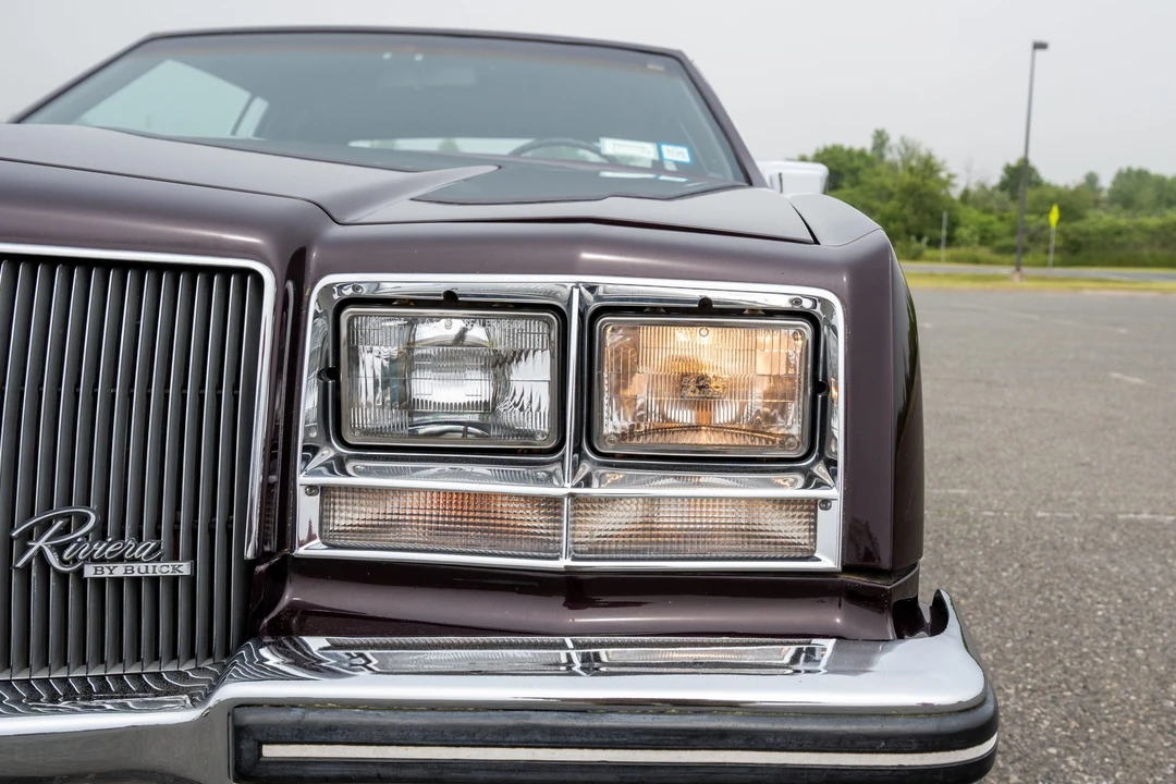 1985 Buick Riviera 4th-7th Gen - Image 13 of 31