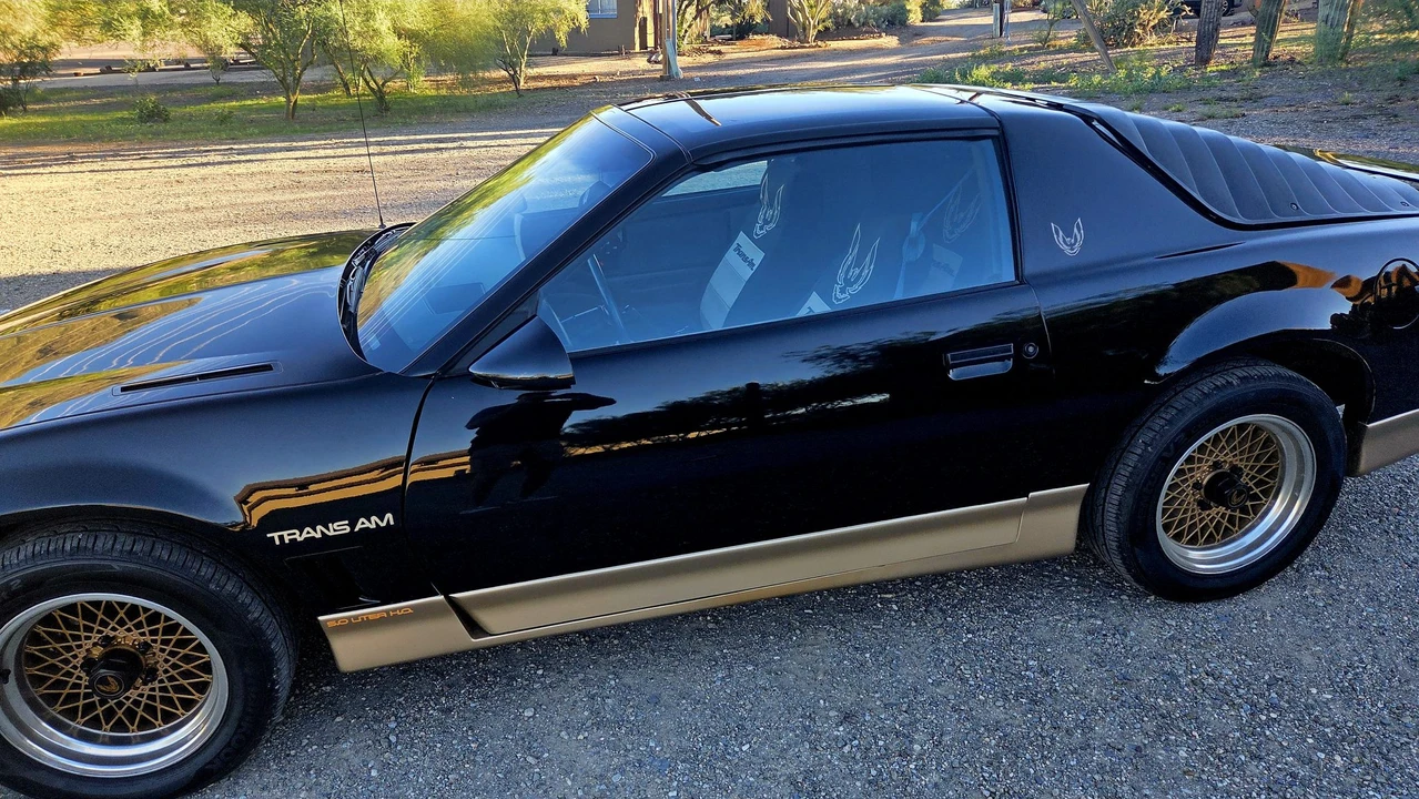 1985 Pontiac Firebird Trans Am 3rd Gen - Image 25 of 31