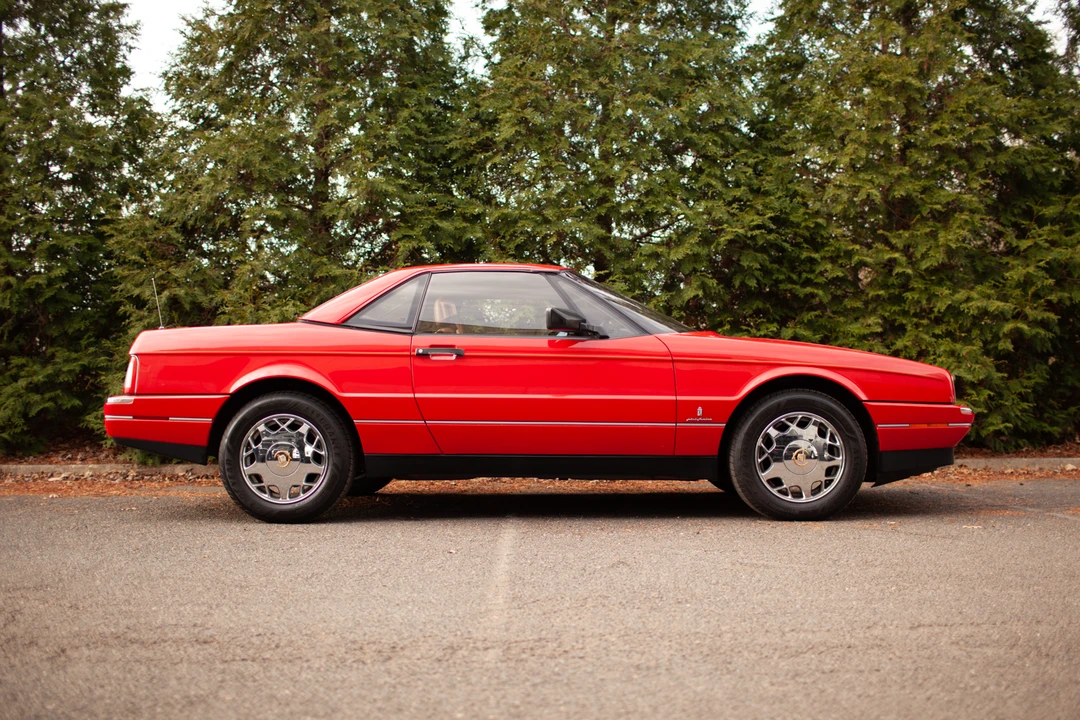 1988 Cadillac Allante - Image 14 of 31