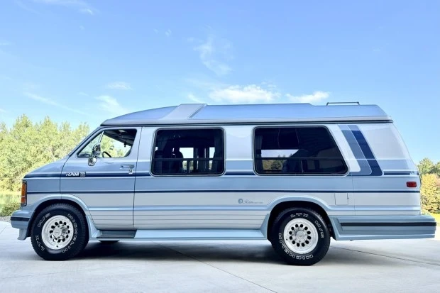 1988 Dodge Ram Van - Image 3 of 7