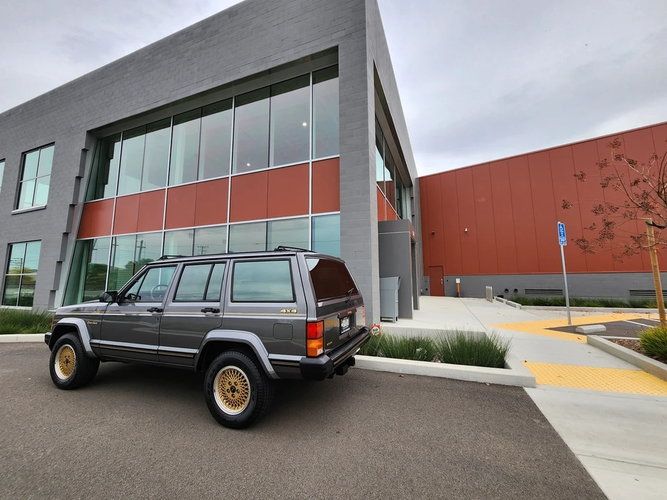 1988 Jeep XJ Cherokee - Image 15 of 31