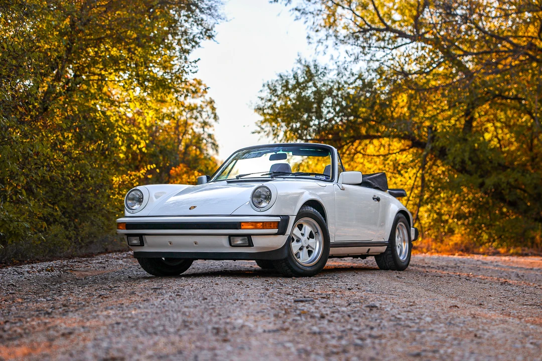 1988 Porsche 911 Carrera 3.2 - Image 16 of 31