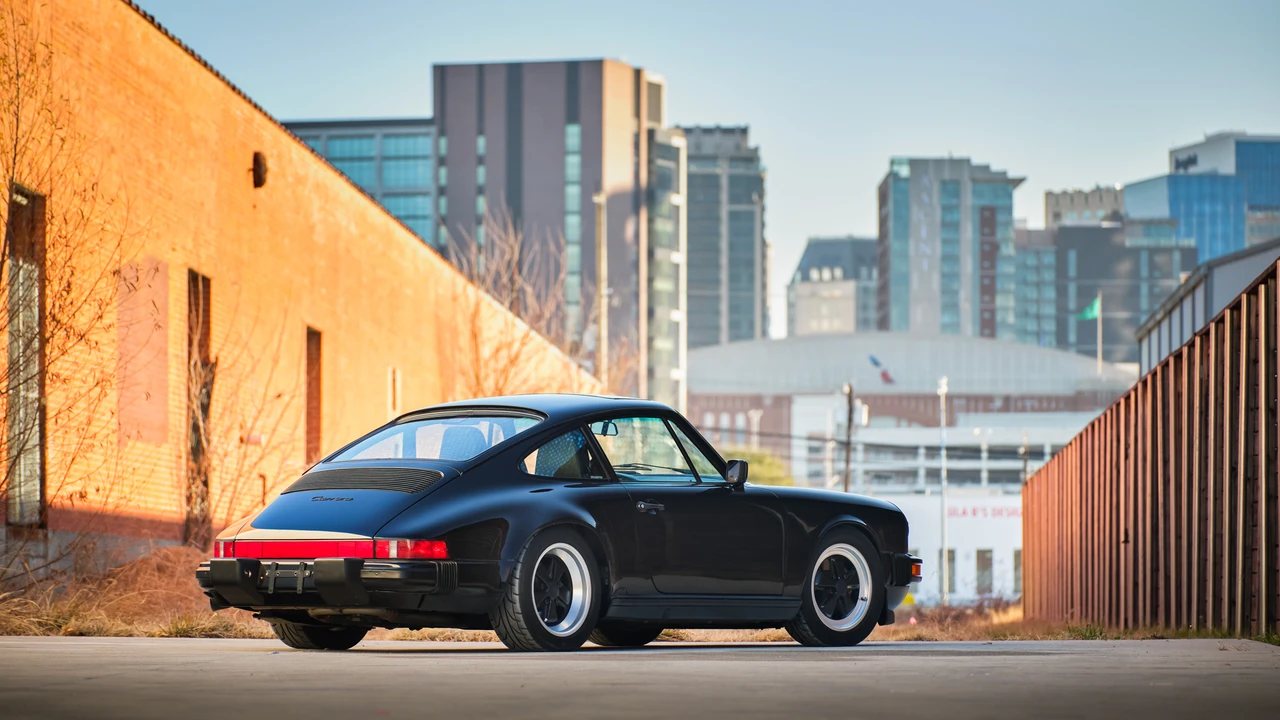 1988 Porsche 911 Carrera 3.2 - Image 13 of 31