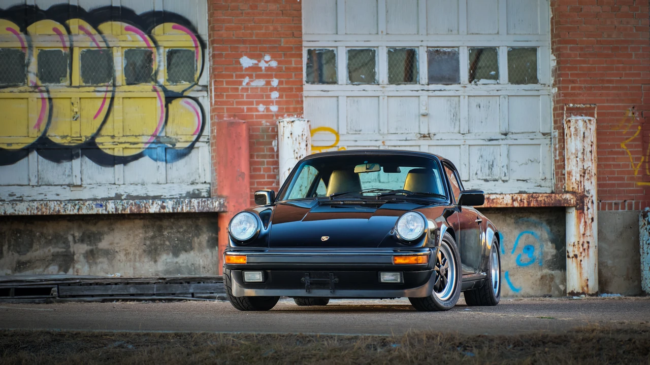 1988 Porsche 911 Carrera 3.2 - Image 15 of 31