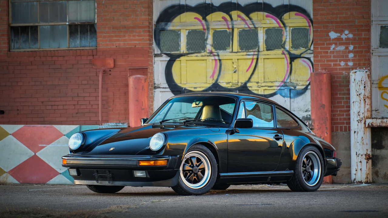 1988 Porsche 911 Carrera 3.2 - Image 16 of 31