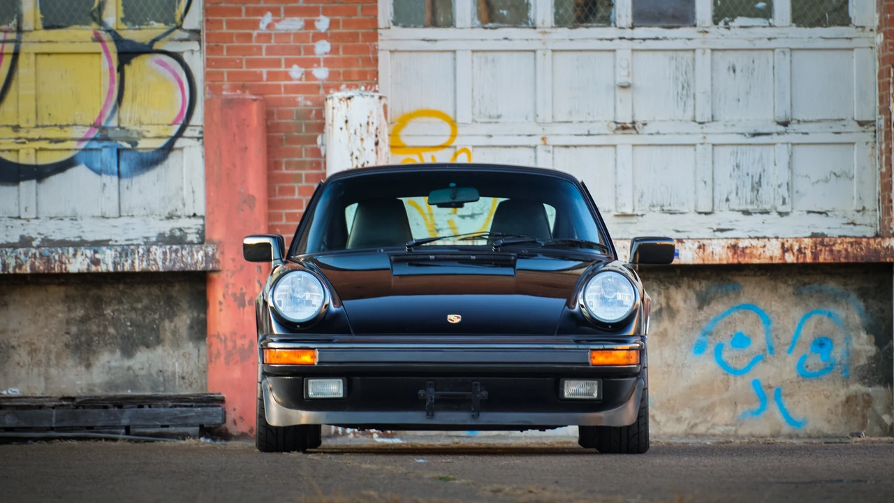 1988 Porsche 911 Carrera 3.2 - Image 17 of 31