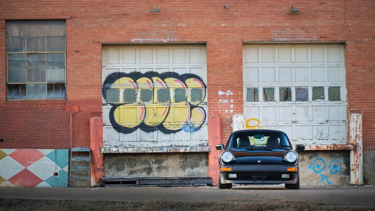 1988 Porsche 911 Carrera 3.2 - Image 18 of 31