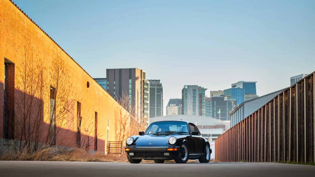 1988 Porsche 911 Carrera 3.2 - Image 2 of 31