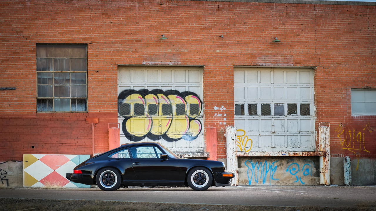 1988 Porsche 911 Carrera 3.2 - Image 25 of 31