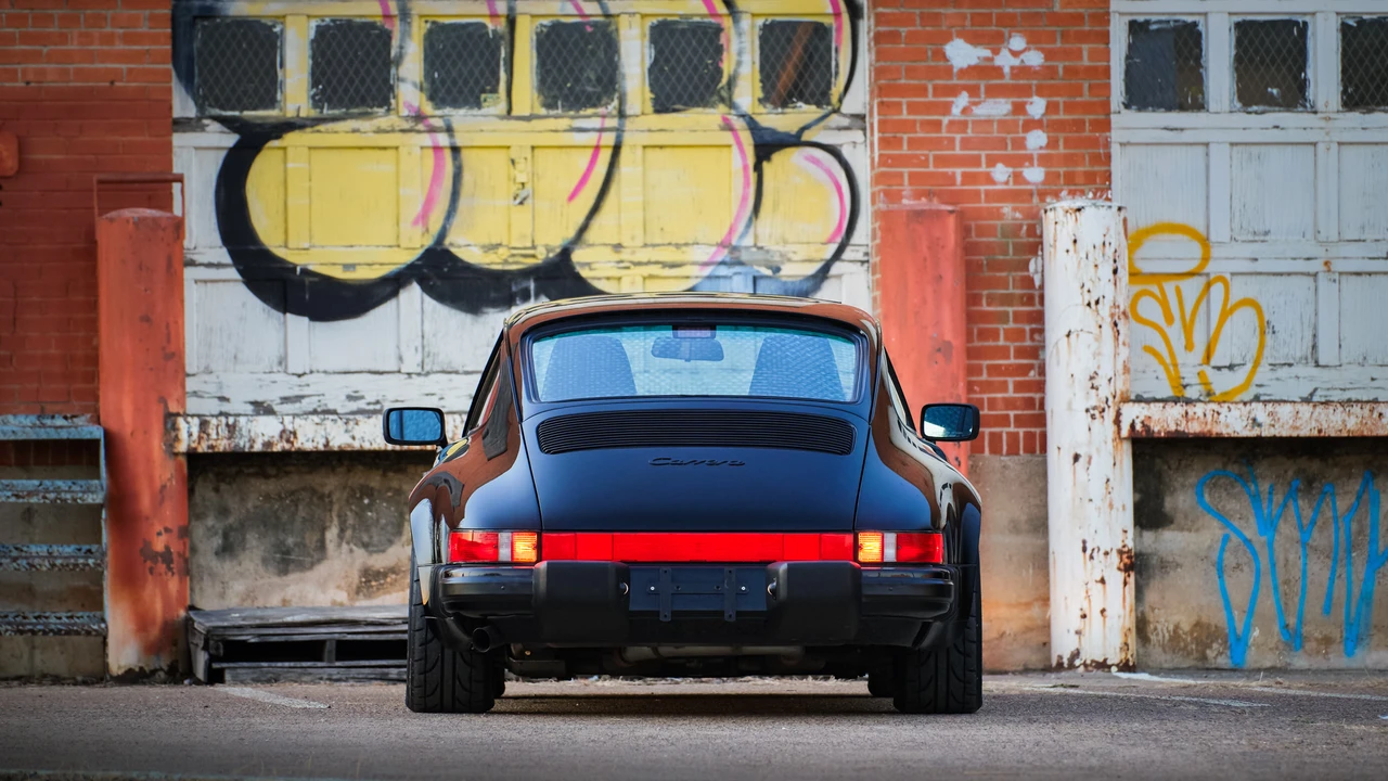 1988 Porsche 911 Carrera 3.2 - Image 21 of 31