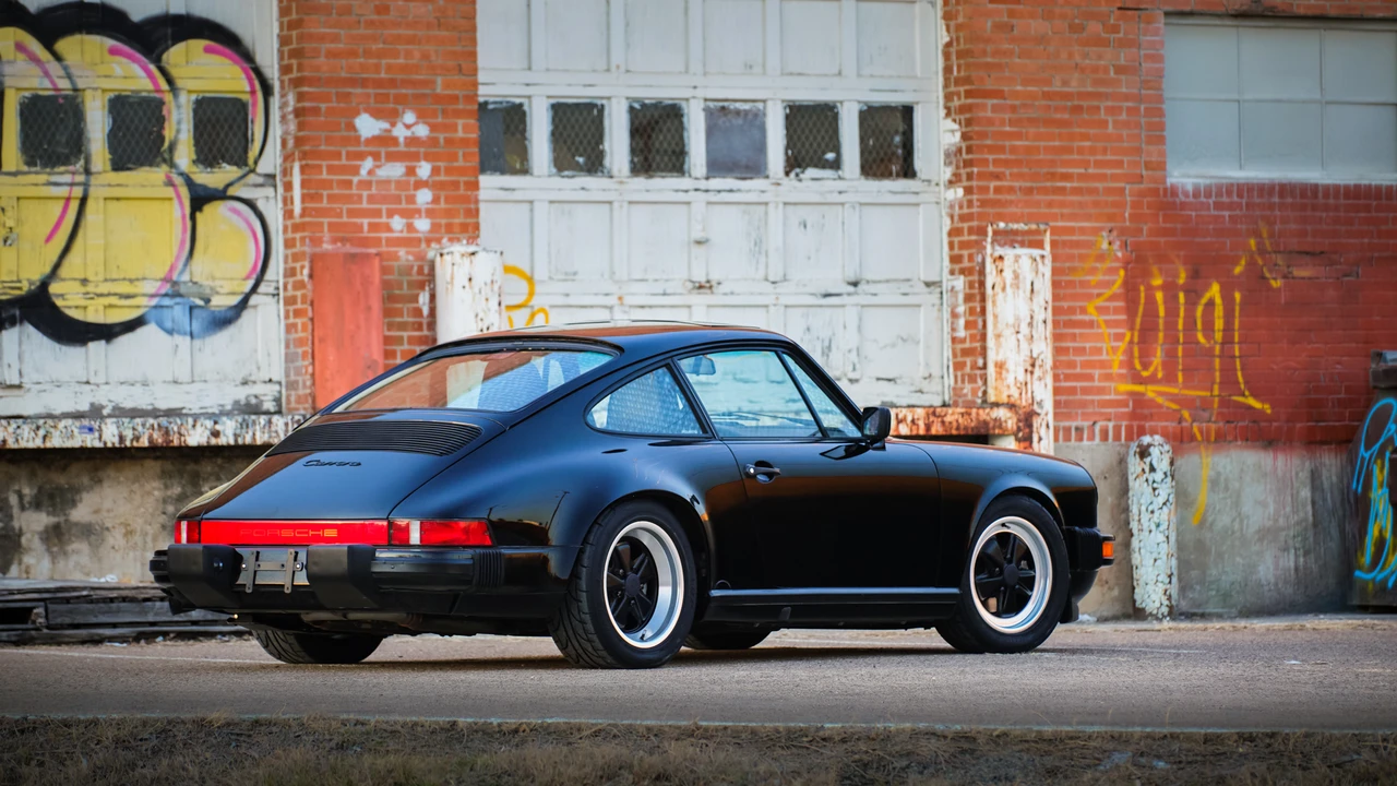 1988 Porsche 911 Carrera 3.2 - Image 19 of 31