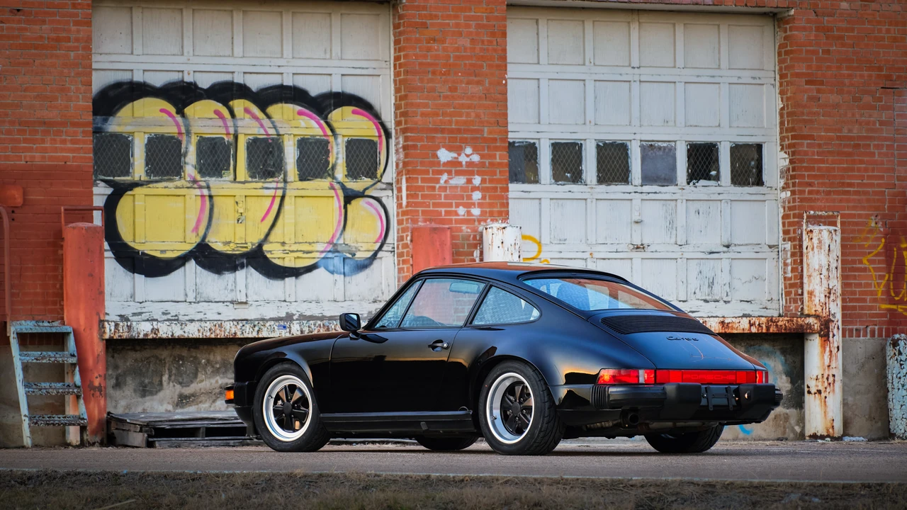 1988 Porsche 911 Carrera 3.2 - Image 27 of 31