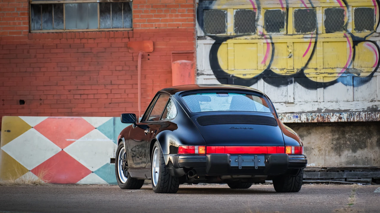 1988 Porsche 911 Carrera 3.2 - Image 10 of 31
