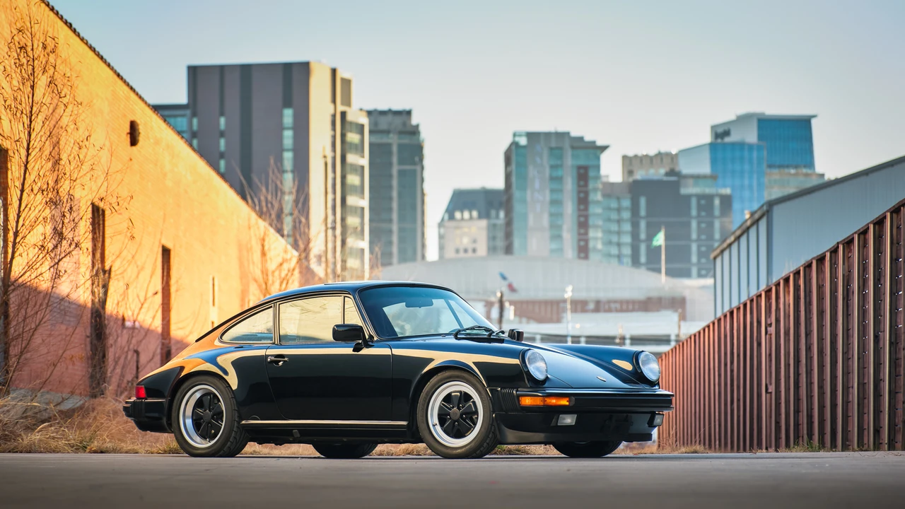 1988 Porsche 911 Carrera 3.2 - Image 3 of 31