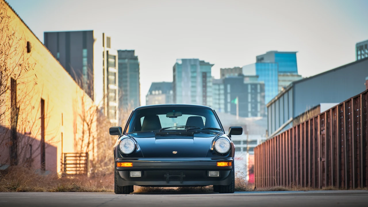 1988 Porsche 911 Carrera 3.2 - Image 5 of 31