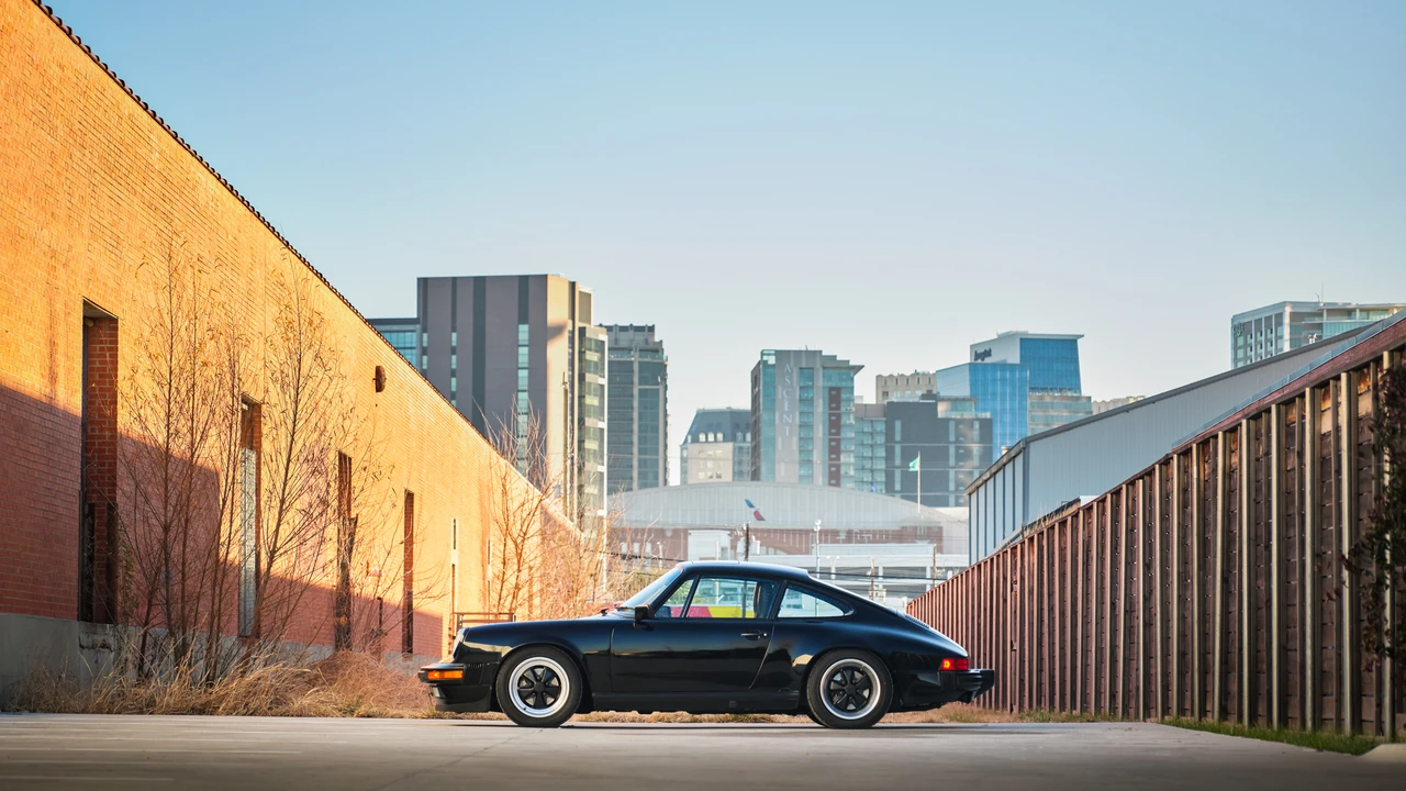 1988 Porsche 911 Carrera 3.2 - Image 6 of 31