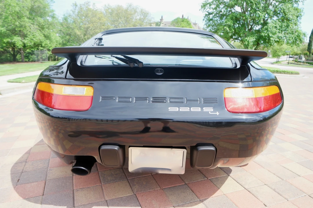 1988 Porsche 928 S4 - Image 7 of 31