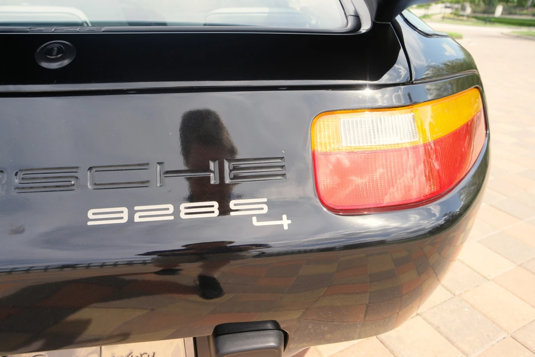 1988 Porsche 928 S4 - Image 24 of 31