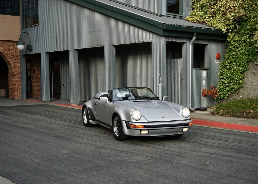 1989 Porsche 911 Carrera 3.2 - Image 18 of 31