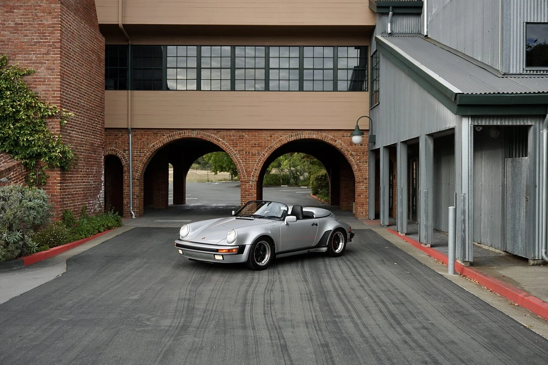 1989 Porsche 911 Carrera 3.2 - Image 2 of 31